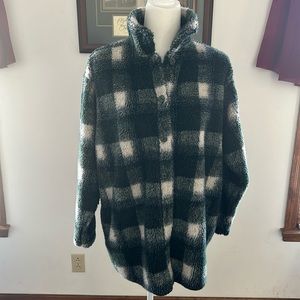 Mountain Lake, Womenโs Jacket. Green, White. Medium. Thick Fleece.